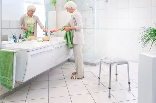 Banco-de-Banho-Aquatec-Dot--Reg-em-Altura-